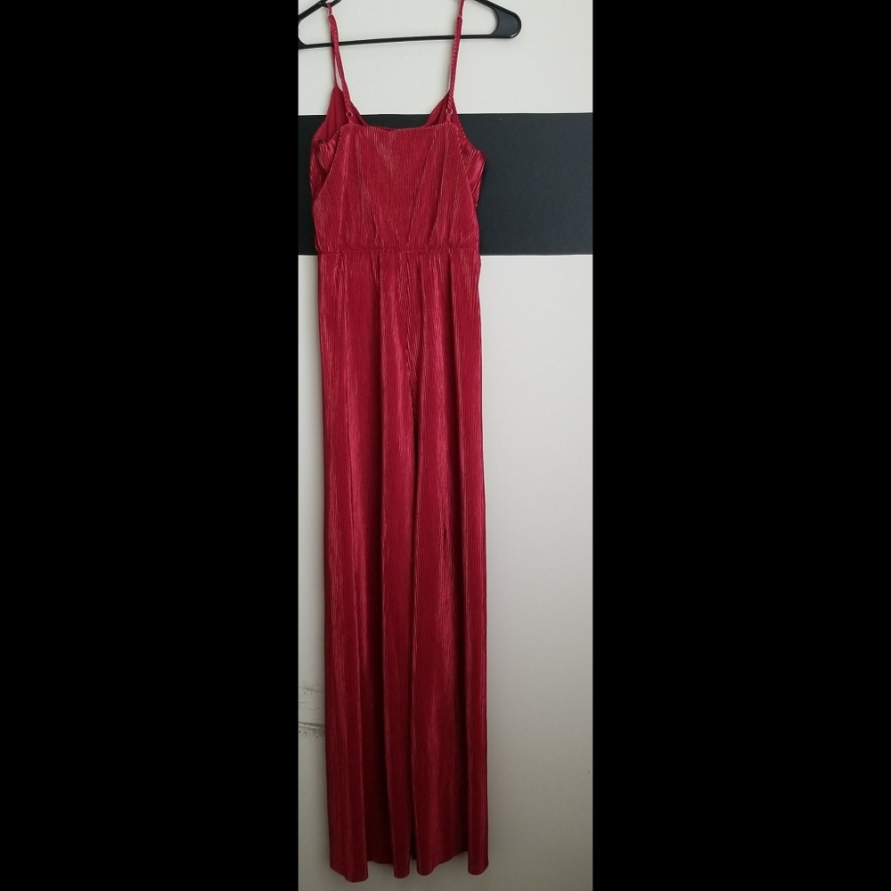 🆕️ LISTING!! NWOT FOREVER 21 CRIMSON PLISSE JUMPSUIT - Picture 10 of 16